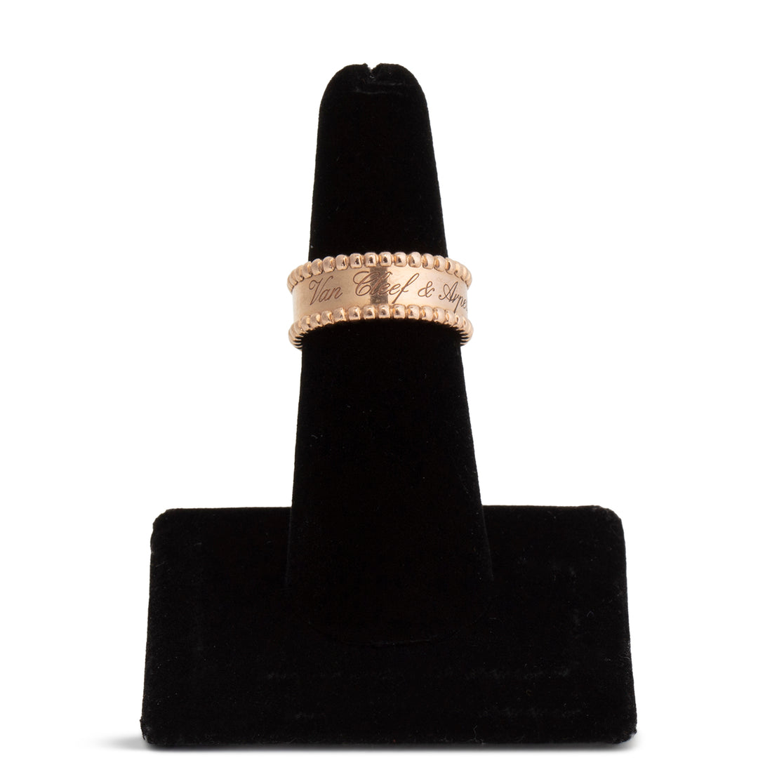 VAN CLEEF & ARPELS Perlée Signature Ring