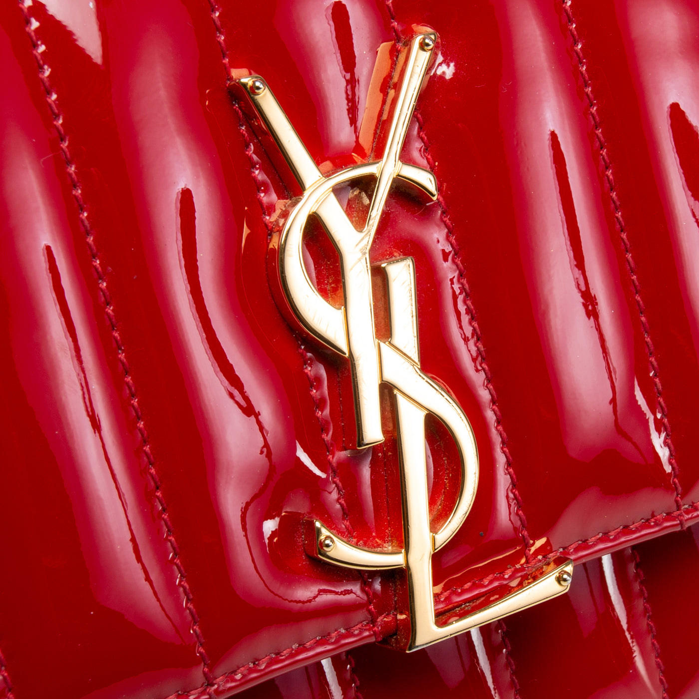 SAINT LAURENT Patent Small Vicky - Red