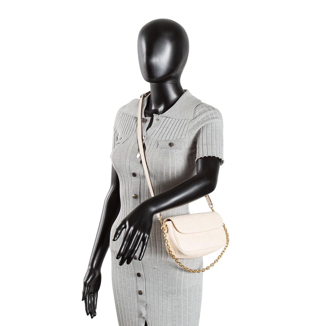 LOUIS VUITTON Giant Empreinte Monogram Ivy Wallet On Chain - Ivory