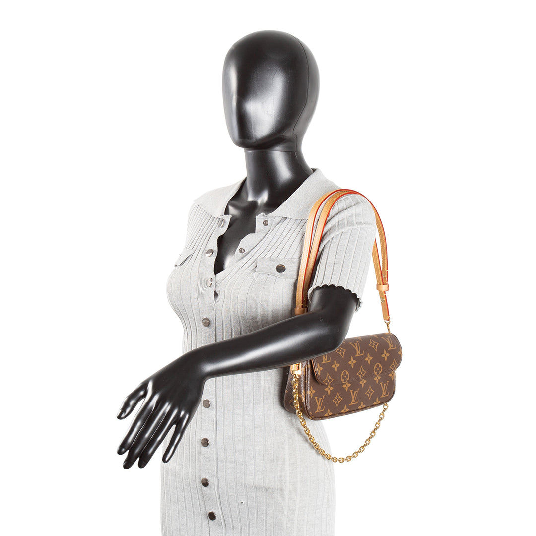 LOUIS VUITTON Monogram Ivy Wallet on Chain