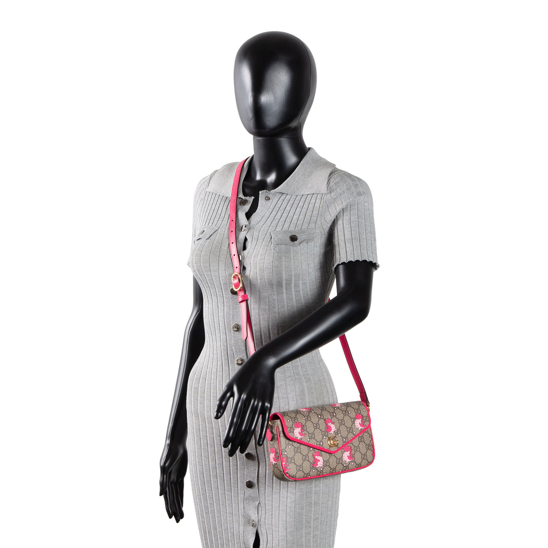 GUCCI GG Supreme "Year of The Dragon" Crossbody - Pink