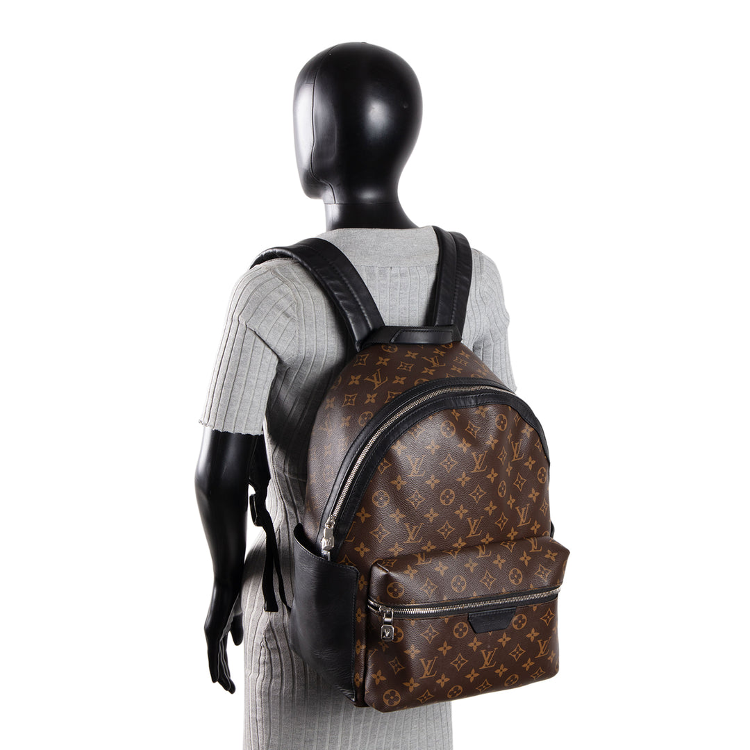 LOUIS VUITTON Discovery Backpack - Monogram