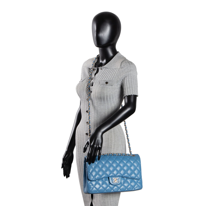 CHANEL Quilted Caviar Jumbo Double Flap