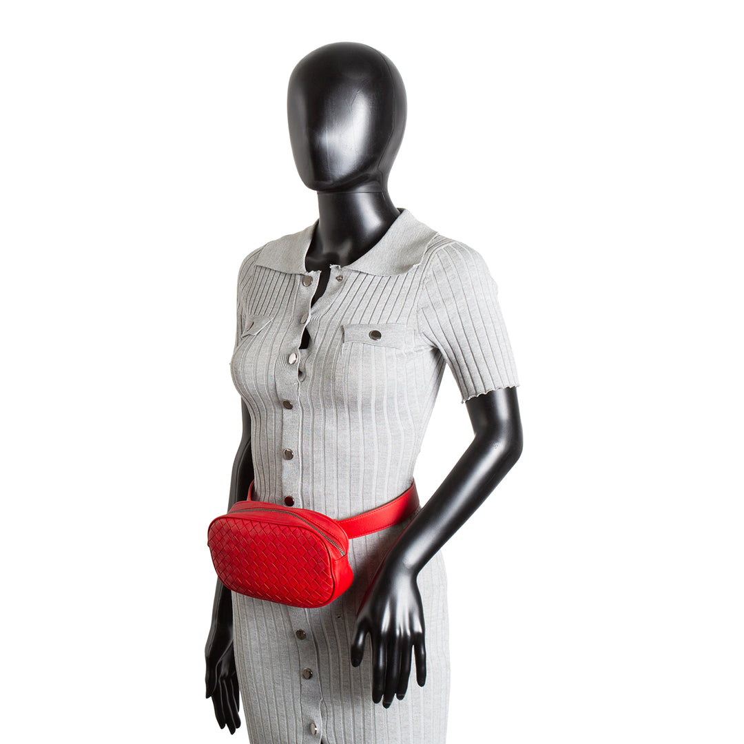 BOTTEGA VENETA Intrecciato Round Belt Bag - Red
