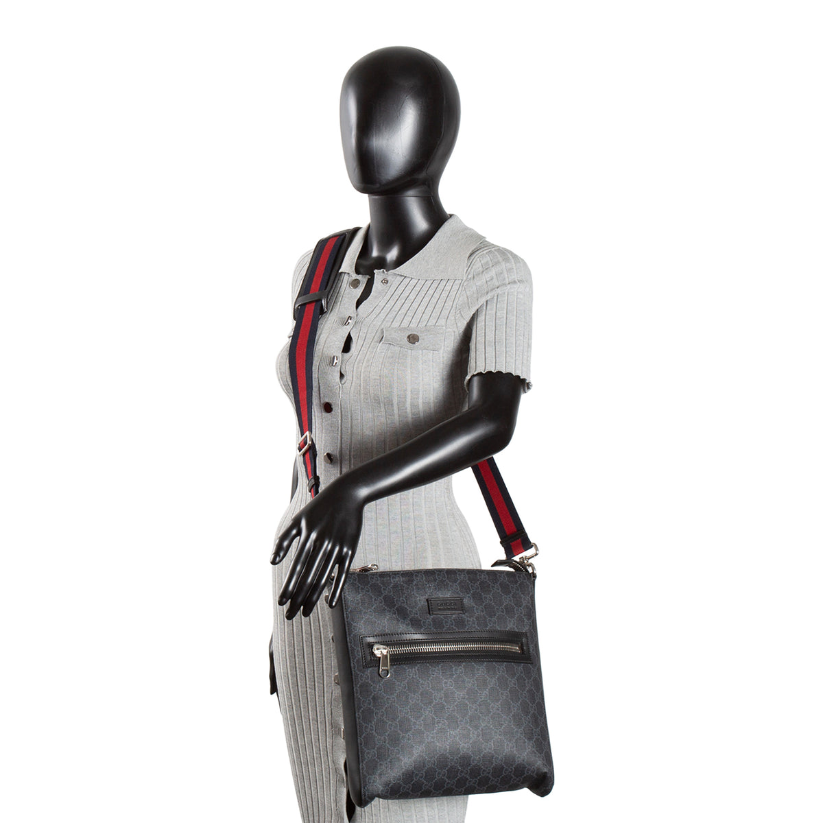 GUCCI GG Supreme Messenger Bag - Black