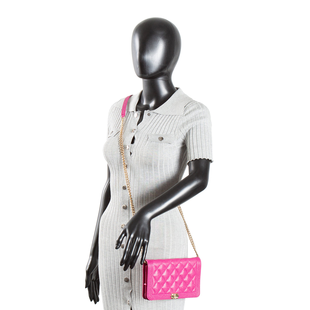 CHANEL Boy Wallet on Chain - Magenta