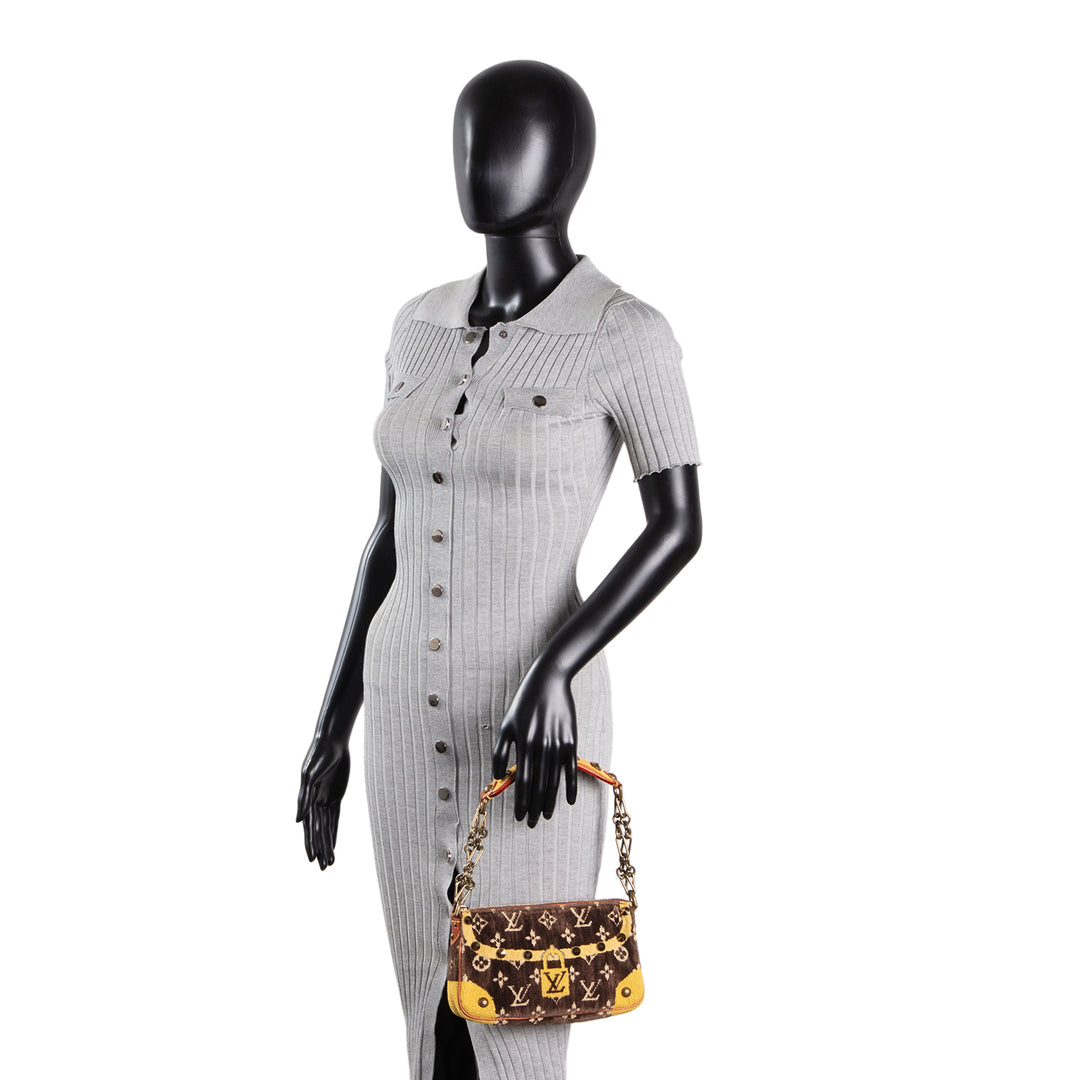 LOUIS VUITTON Vintage Trumpe L'oeil Pochette