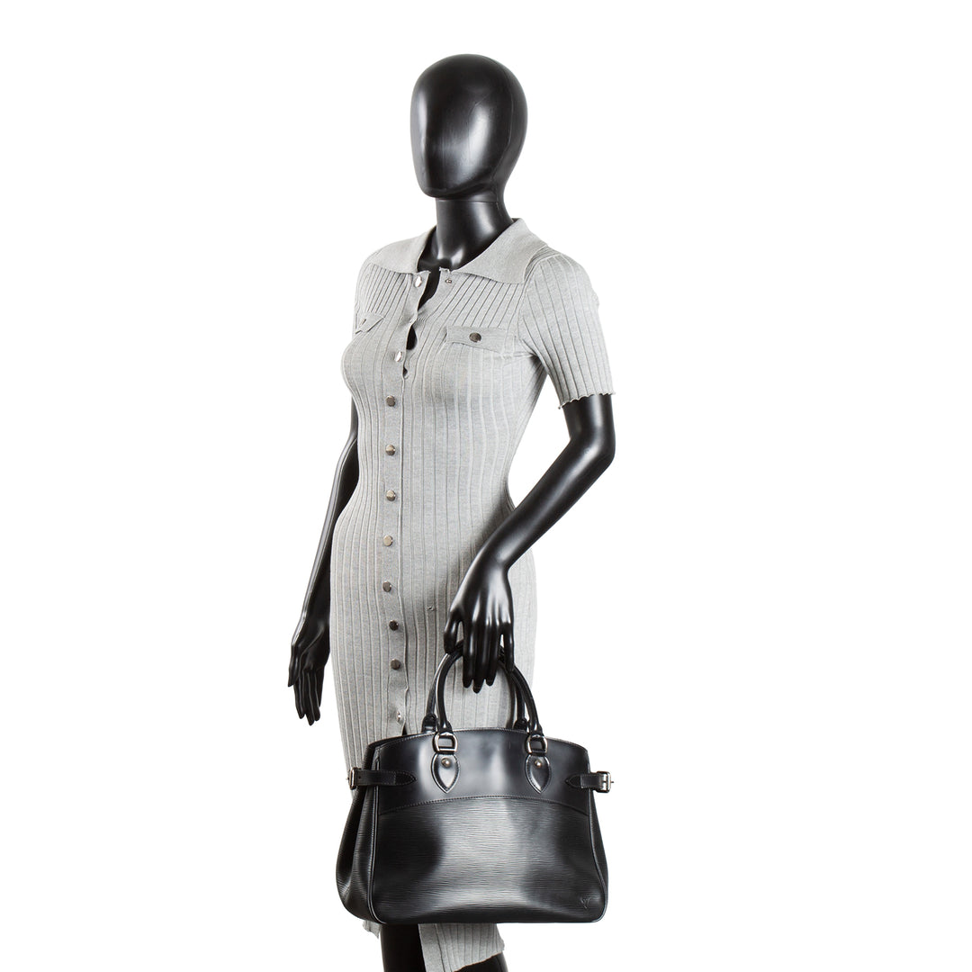 LOUIS VUITTON Epi Leather Passy - Black