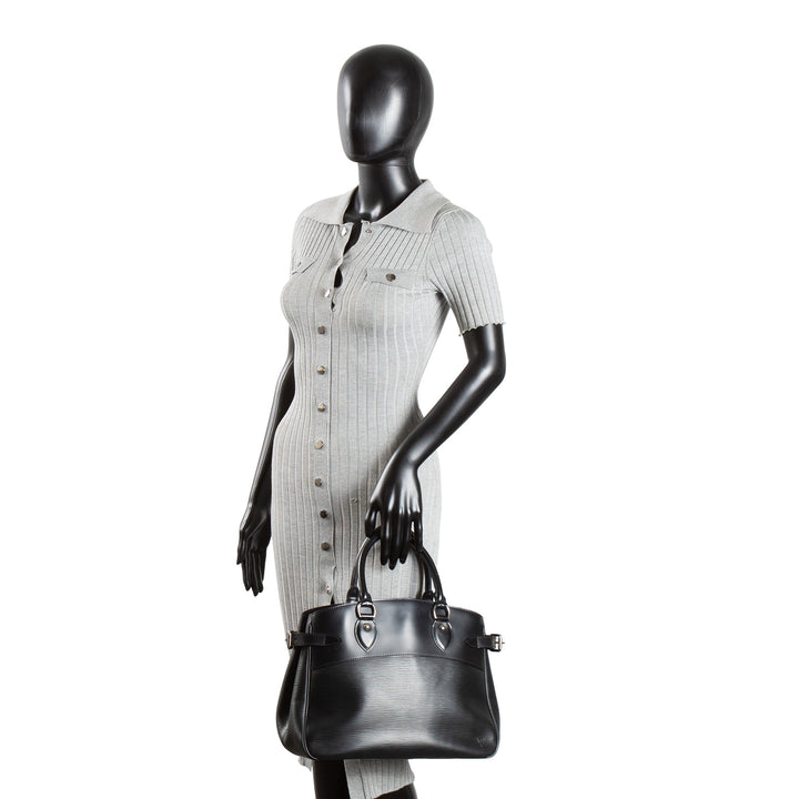 LOUIS VUITTON Epi Leather Passy - Black