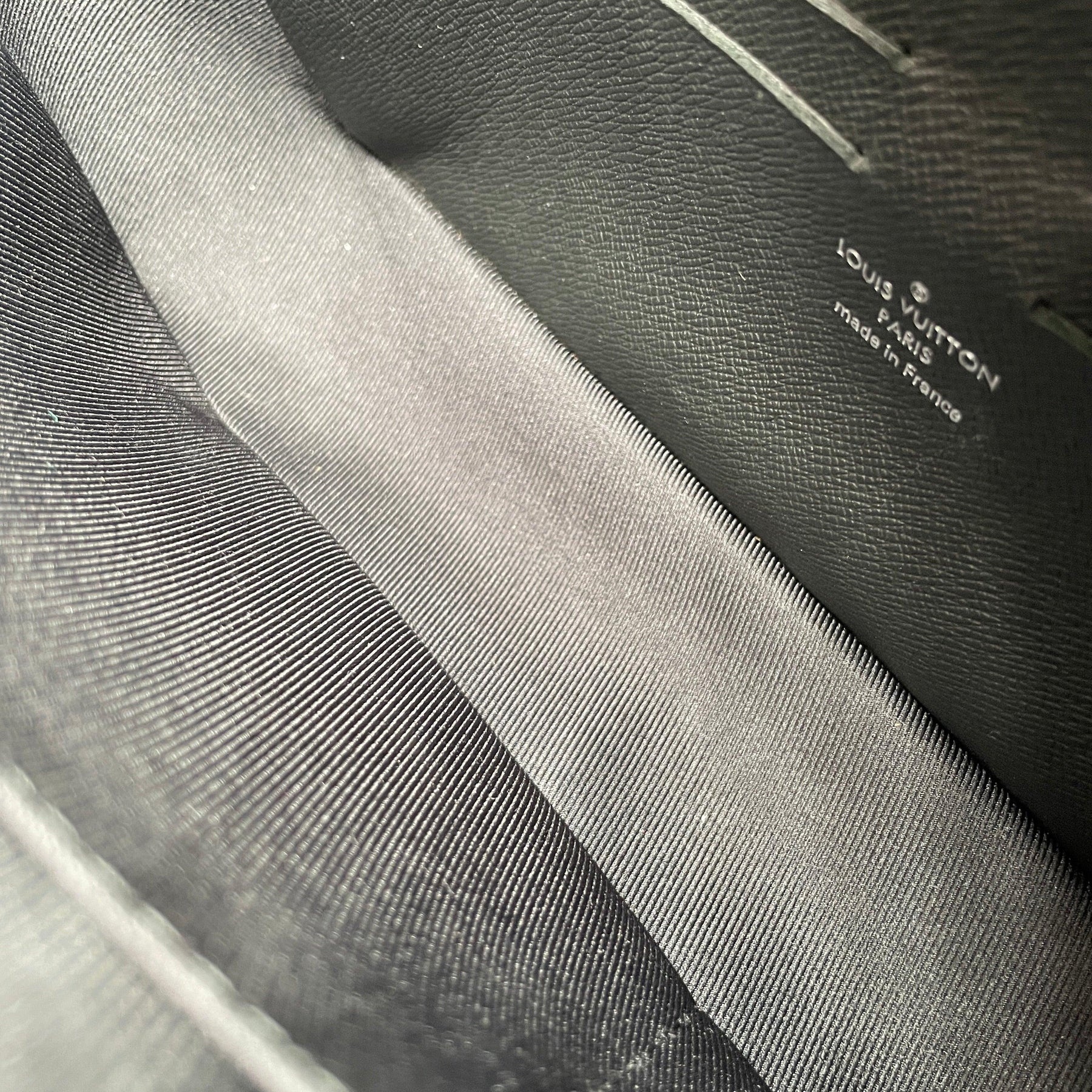 Louis Vuitton LV Kasai clutch new Grey Leather ref.518342 - Joli
