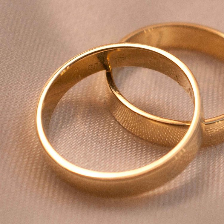 Gold jewelry